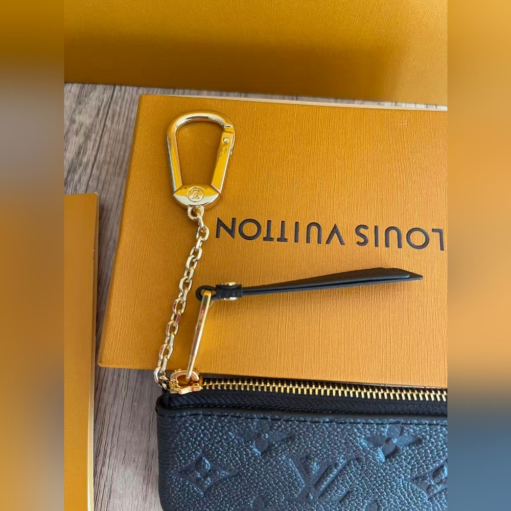 Louis Vuitton Monogram Key PouchLouis Vuitton - Picture 3 of 9